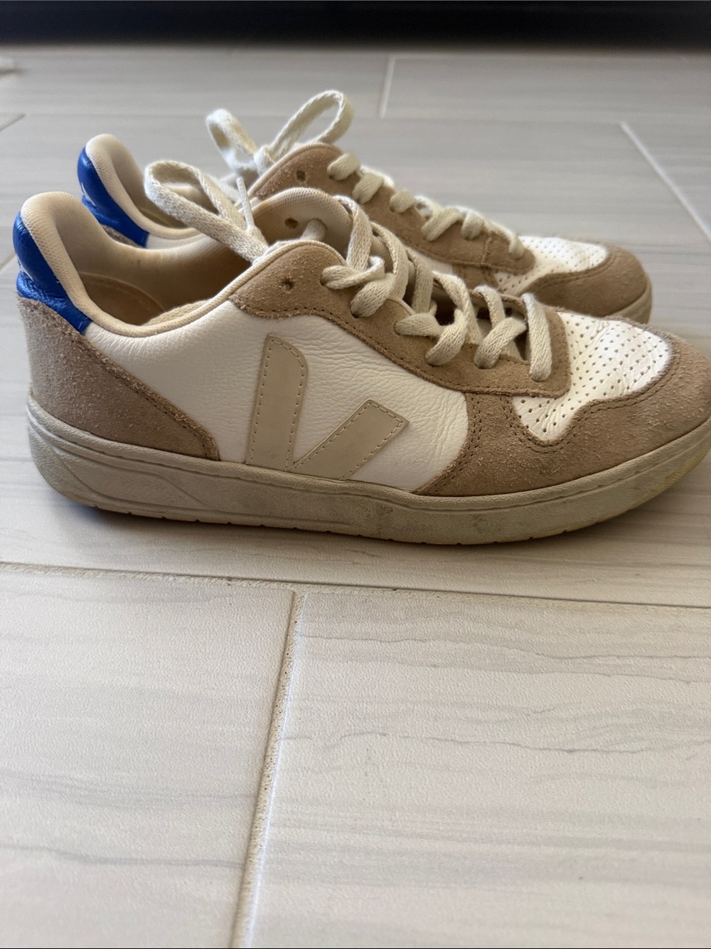 Veja Low-Top Sneakers in White & tan